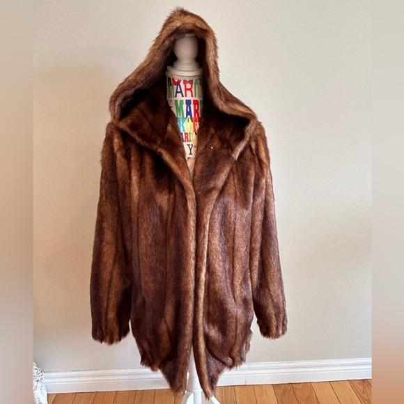 Regal faux fur size XS with hood. Excellent condition. - Picture 1 of 6